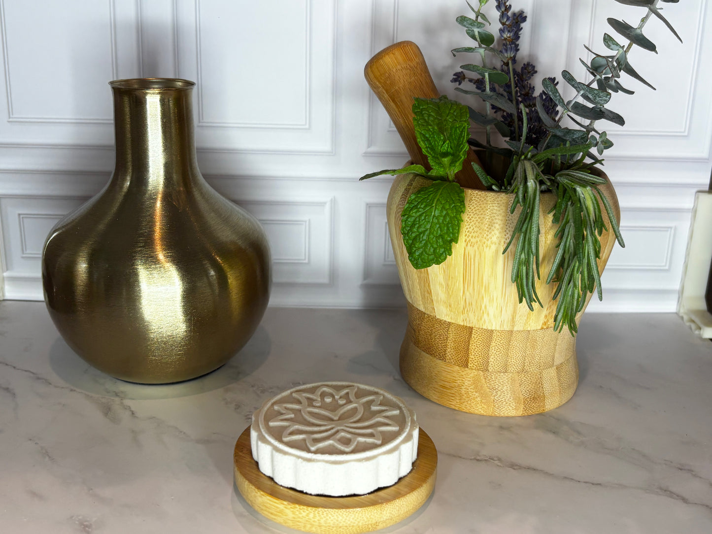 Crown Botanica Bamboo Shower Steamer Rest